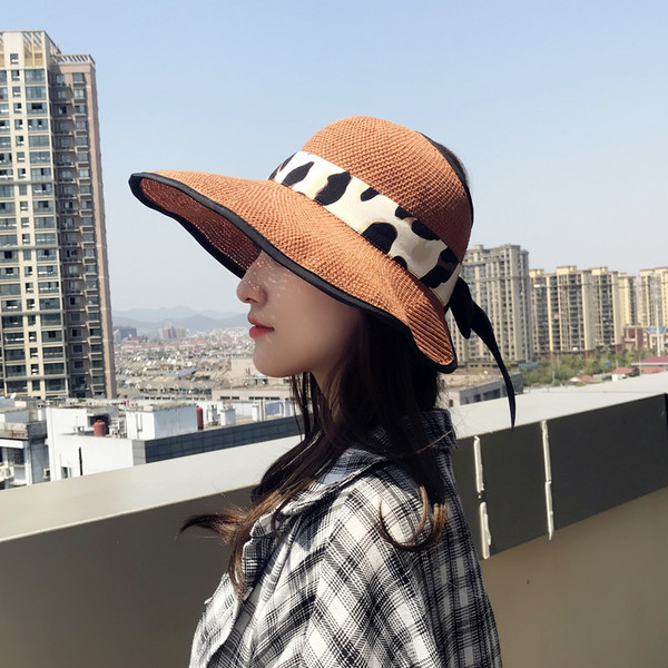 Palarie moderna de dama cu model leopard