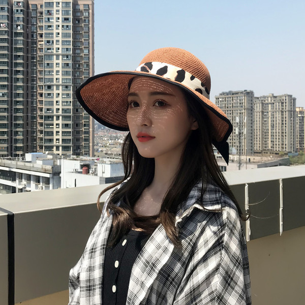 Palarie moderna de dama cu model leopard