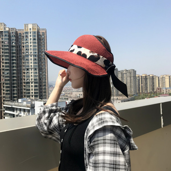 Palarie moderna de dama cu model leopard