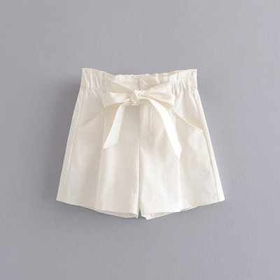 Pantaloni scurți și cravate în dungi cu talie înaltă