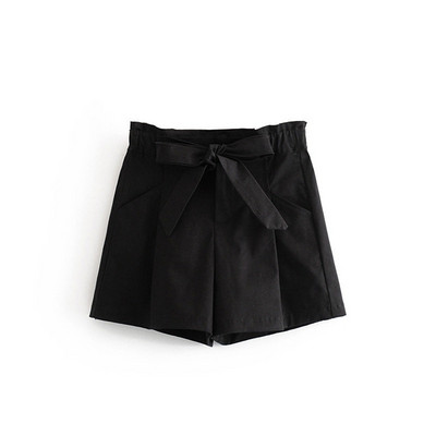 Pantaloni scurți și cravate în dungi cu talie înaltă