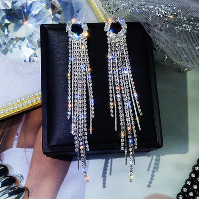 Cercei lungi de dama de culoare auriu si argintiu-cu pietre