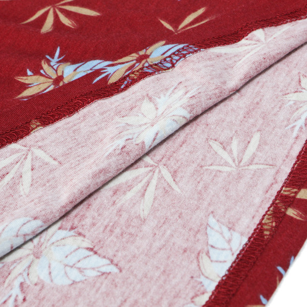 Tricou modern pentru bărbați cu decolteu în V în alb, roșu și albastru