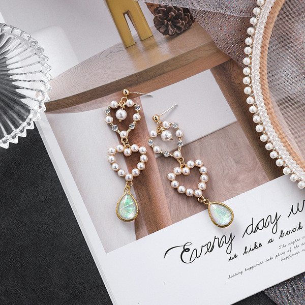 Model nou de cercei dama - cu perle decorative