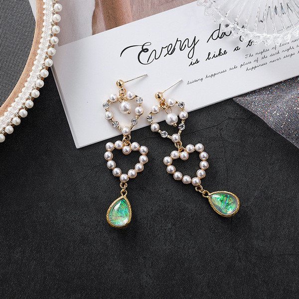 Model nou de cercei dama - cu perle decorative