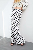 Pantaloni lungi și largi cu talie standard în puncte albe