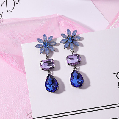 Cercei eleganti de dama cu pietre colorate