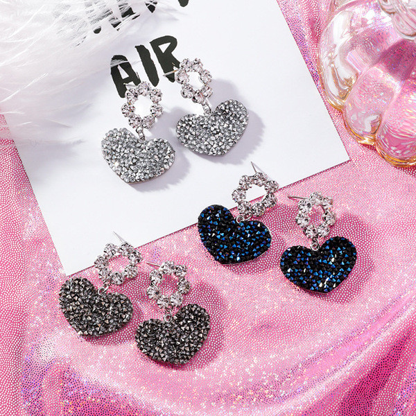 Cercei eleganti de dama in trei culori cu forma de inima