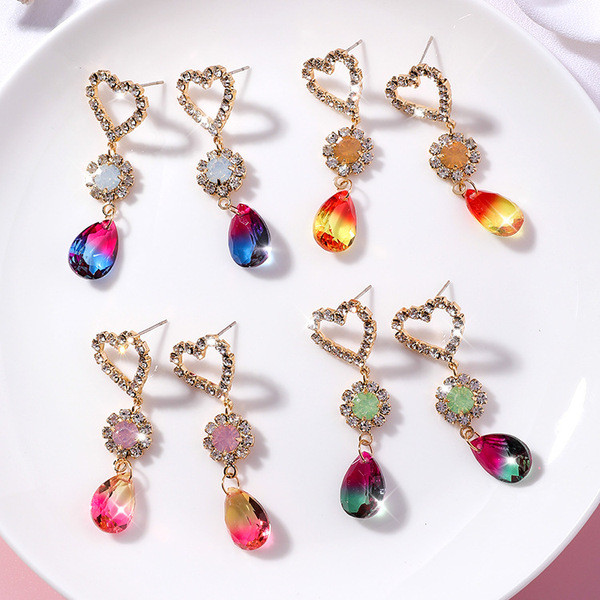 Cercei moderni de dama in patru culori cu pietre