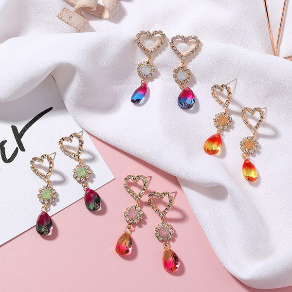 Cercei moderni de dama in patru culori cu pietre