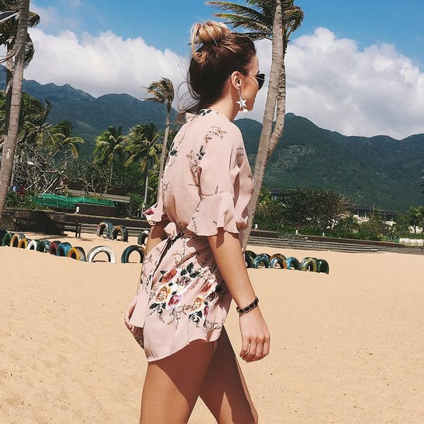 Κομψές γυναικείες  ολόσωμες φόρμες με V-neckline με floral σχέδια