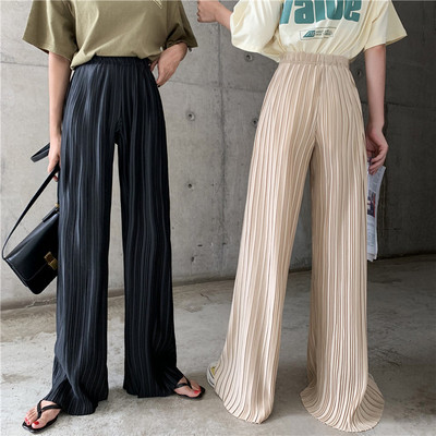 Актуален дамски плисиран панталон широк модел в два цвята