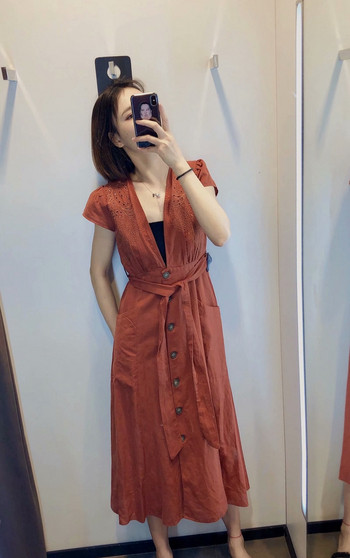 Rochie de dama cu decolteu in V cu maneci scurte cu broderie