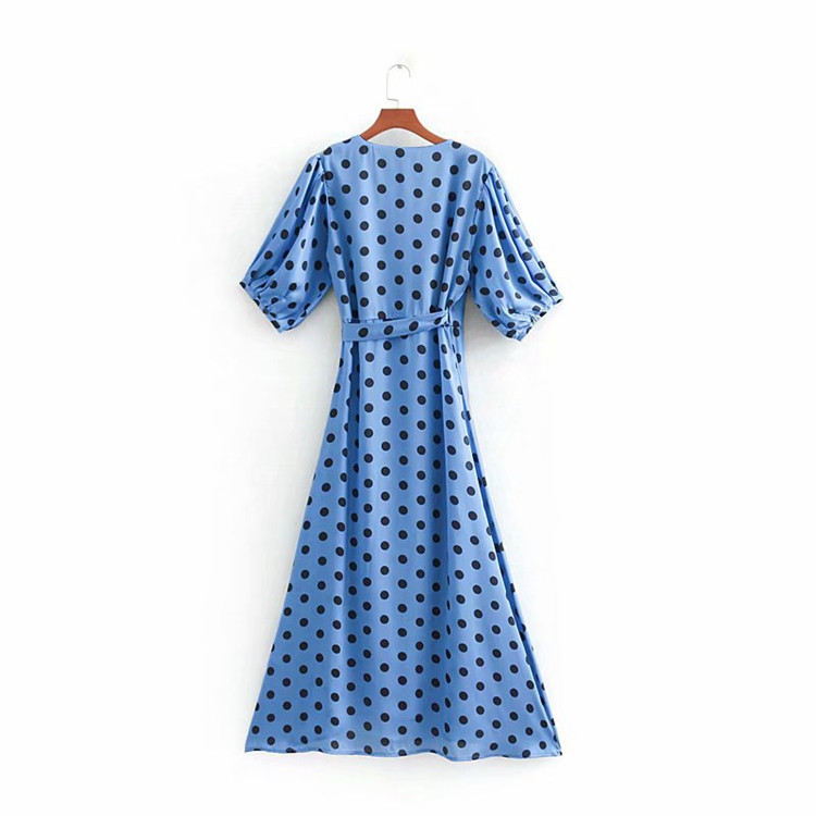 Rochie de damă cu decolteu în V în talie și mâneci 3/4 cu puncte albastre