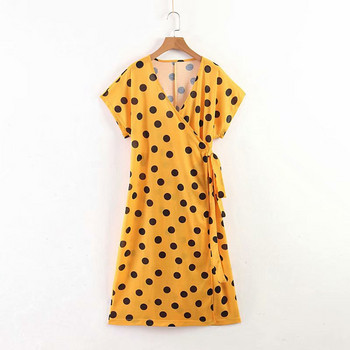 Дамска рокля с V - образно деколте, връзки на талията и къс ръкав в жълт цвят на точки