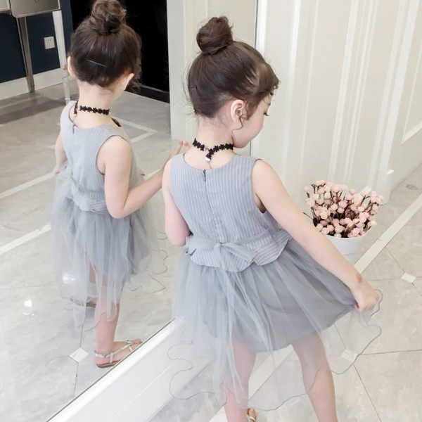 Rochie moderna pentru copii in alb si gri cu tul