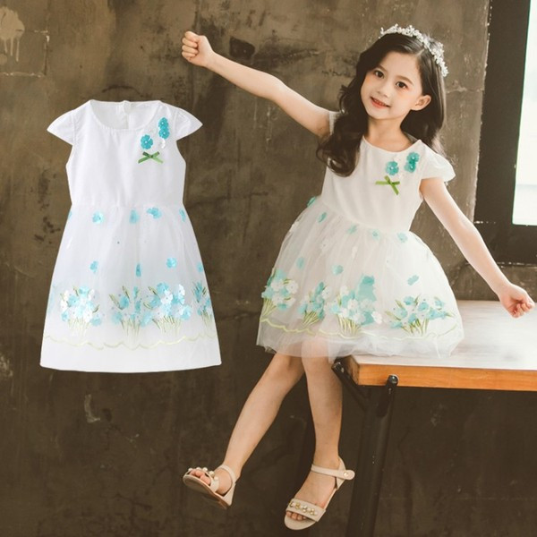 Rochie eleganta pentru copii in alb cu broderie si tul