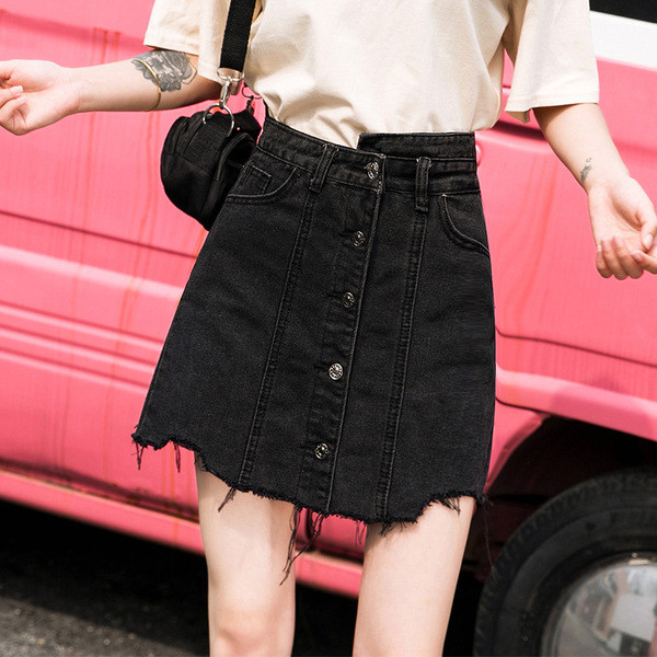 Fusta de dama eleganta cu talie inalta cu nasturi in negru