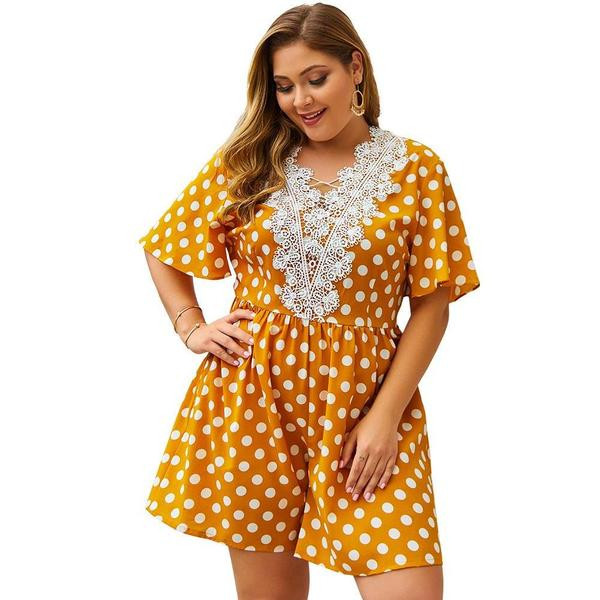 Μοντέρνα γυναικεία ολόσωμη φόρμα  με κεντήματα και κοντά μανίκια