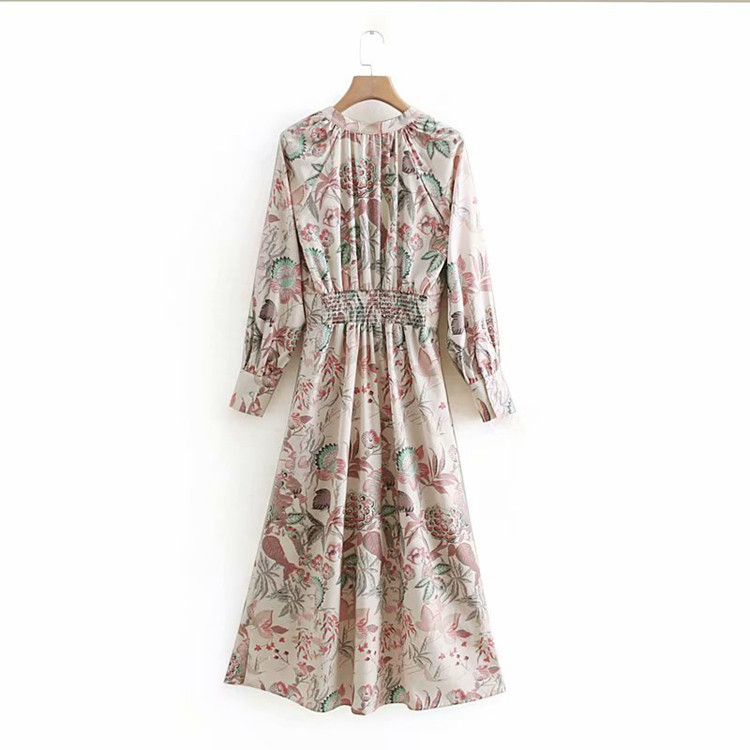 Дамска рокля с V - образно деколте и дълъг ръкав с флорален десен