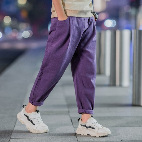 Pantaloni actuali pentru copii in trei culori cu buzunare pentru baieti