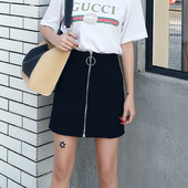 Дамска пола с цип и висока талия в черен цвят