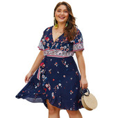 Rochie modernă de damă cu mâneci scurte și decolteu în V în albastru și alb