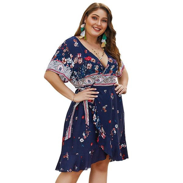 Rochie modernă de damă cu mâneci scurte și decolteu în V în albastru și alb