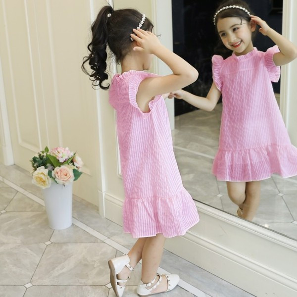 Model actual de croi rochie pentru copii in roz