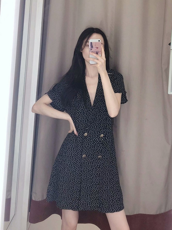 Rochie de dama cu decolteu in V si maneci scurte