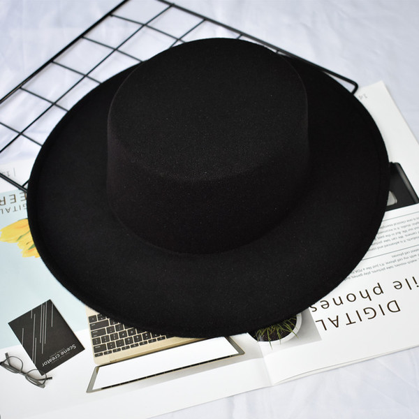 Pălărie elegantă de vară pentru femei, în negru