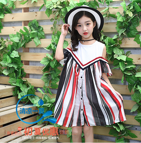 Rochie actuala pentru copii cu nasturi si decolteu O