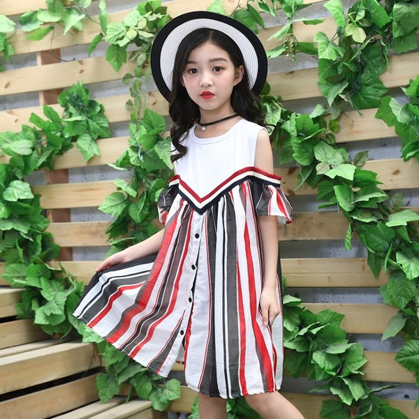 Rochie actuala pentru copii cu nasturi si decolteu O