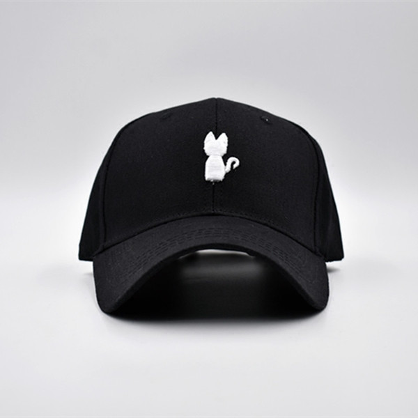 Palarie casual dama cu vizor si broderie alb-negru