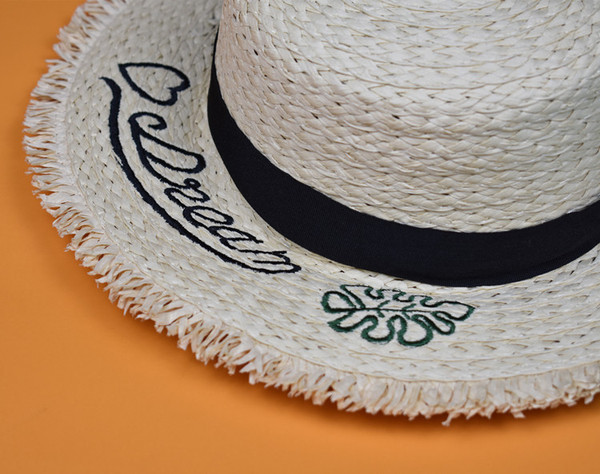 Palarie de dama model nou cu broderie in doua culori