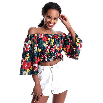 Bluză de damă actuală cu motive florale și mâneci 3/4 în alb și albastru