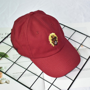 Дамска шапка с козирка и цветна бродерия в няколко цвята