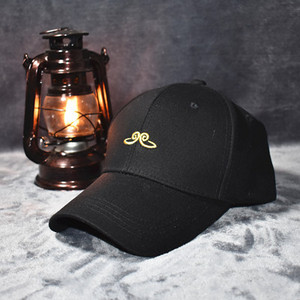 Palarii casual de dama cu vizor si broderie in negru