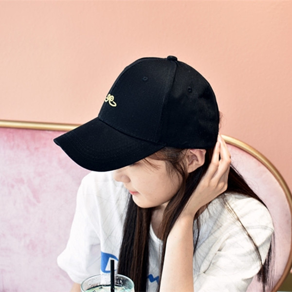 Palarii casual de dama cu vizor si broderie in negru