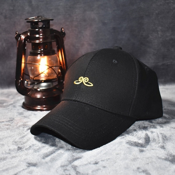 Palarii casual de dama cu vizor si broderie in negru