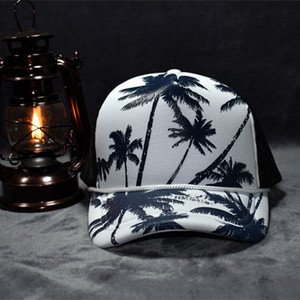 Pălărie de vară de damă modernă cu aplicație colorată