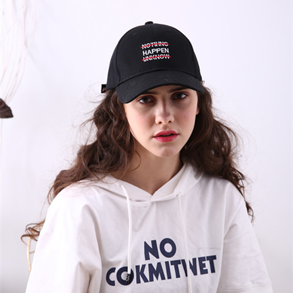 Palarie de dama cu vizor alb-negru