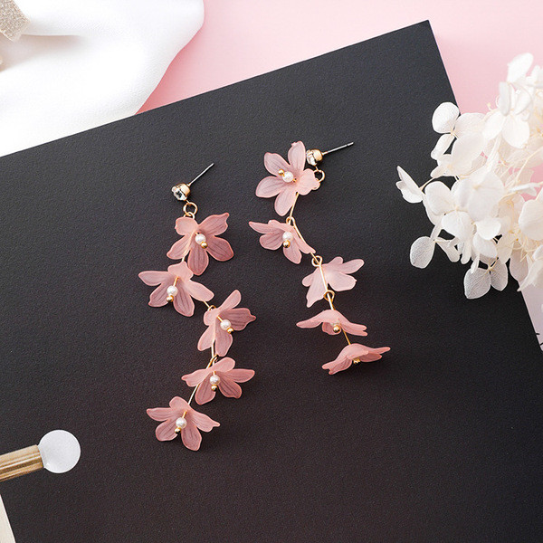 Model nou de cercei dama - in trei culori