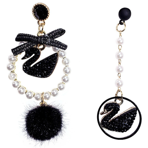 Cercei moderni de dama in negru cu perle