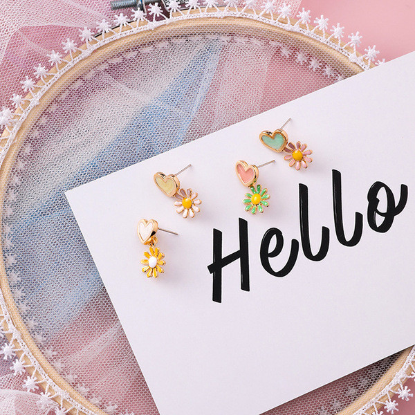 Modern női fülbevaló két színben, szív alakú