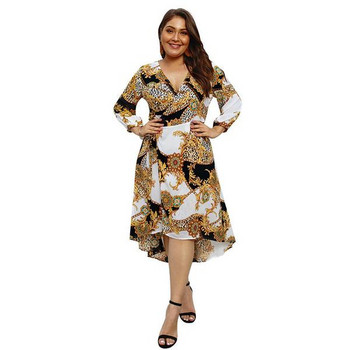 Modern női ruha mély nyakkivágással és hosszú ujjakkal