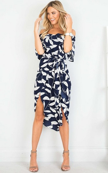 Rochie moderna de dama cu umerii goi si cu fanta