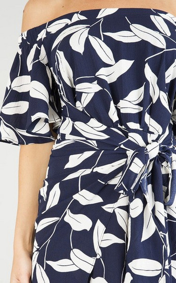 Rochie moderna de dama cu umerii goi si cu fanta