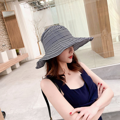 Pălărie de vară de damă cu dungi în mai multe culori