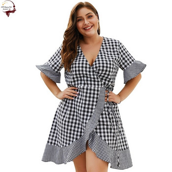 Дамска карирана рокля с V-образно  деколте